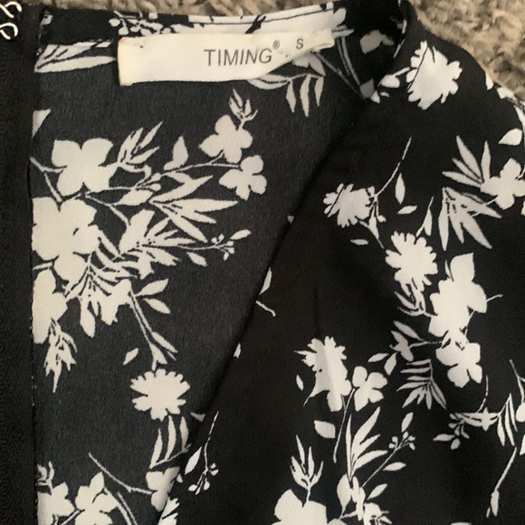 Floral Romper - Picture 2 of 2